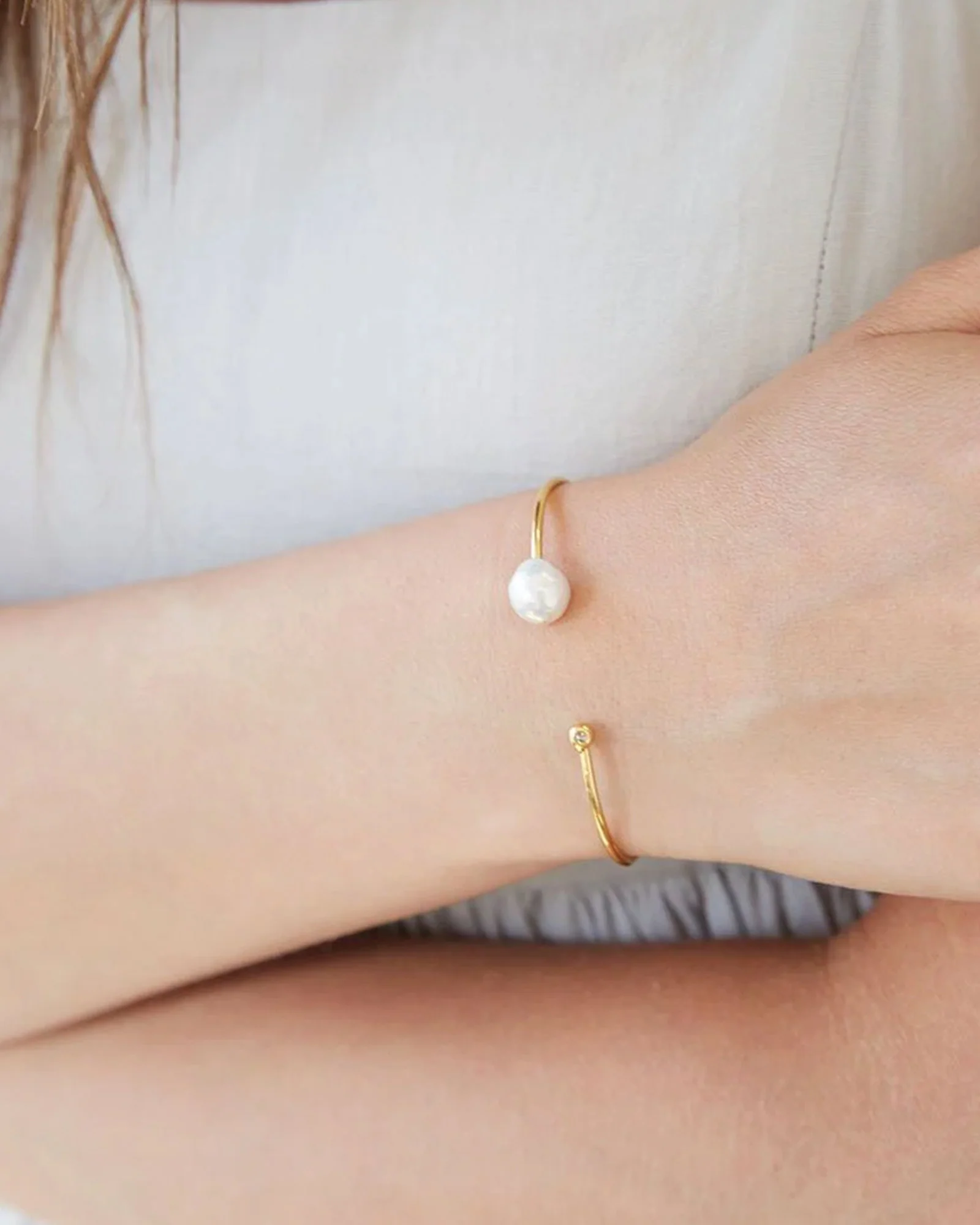 White Pearl and Gold Diamond Cuff - Image 2