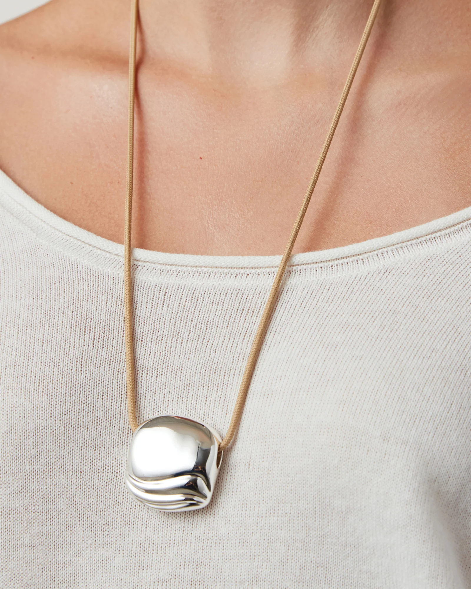Rue Rope Necklace - Image 3