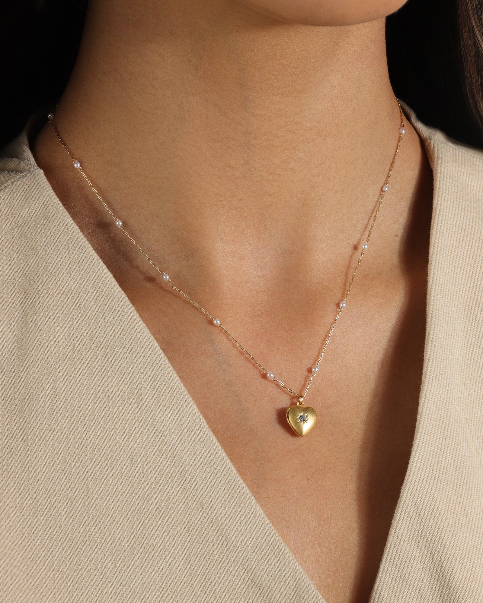Heart Pendant Pearl Chain Necklace - Image 2