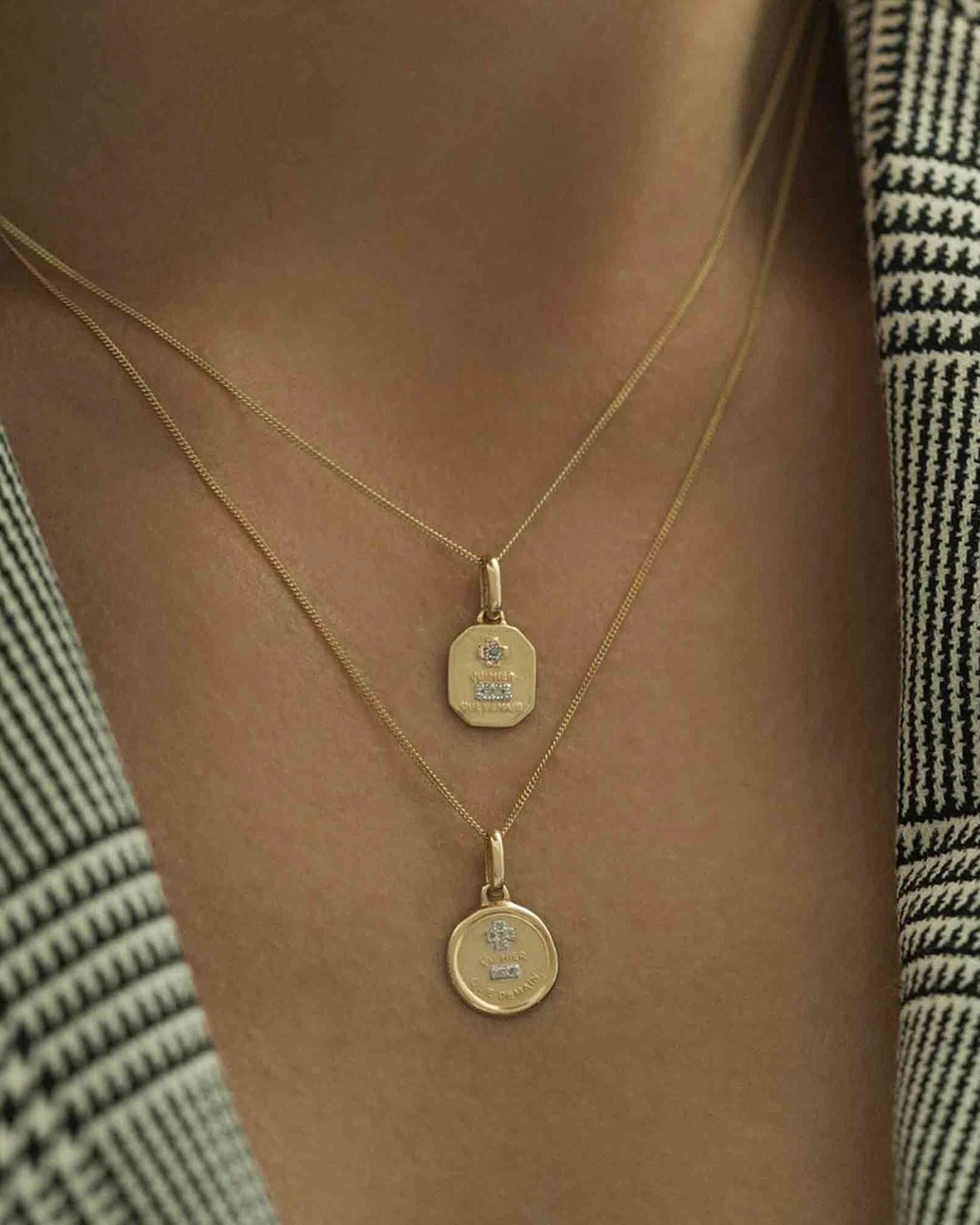Love Token Necklace Round - Image 2