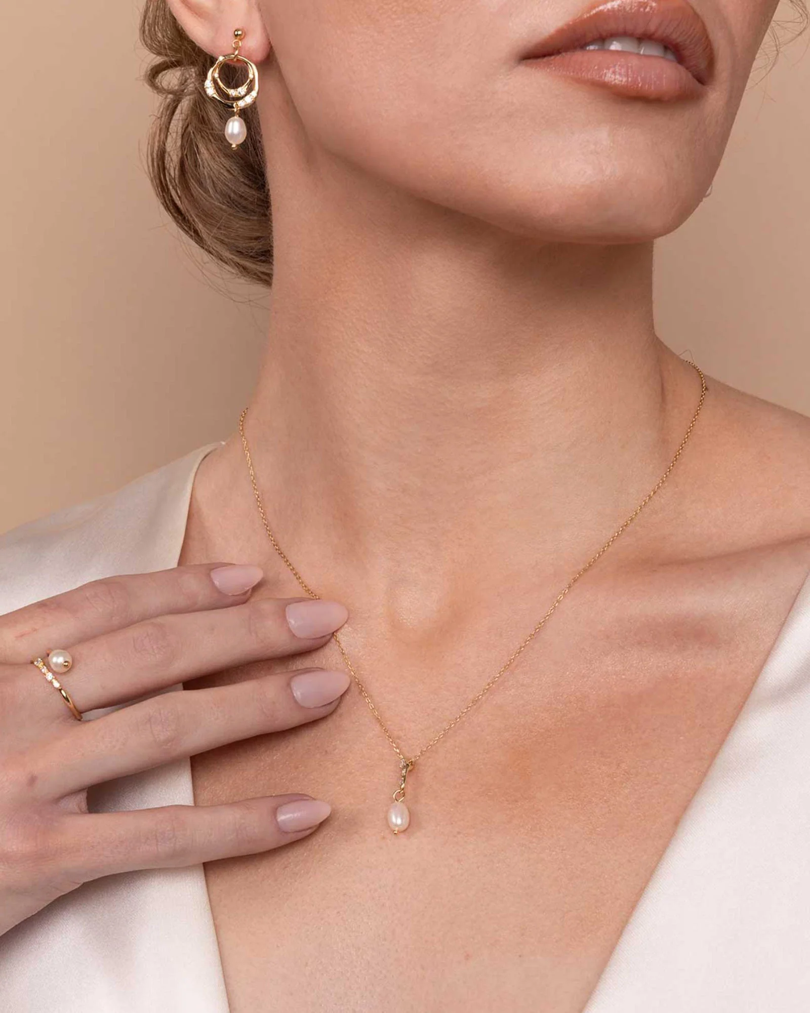 Mira Pendant Necklace - Image 2