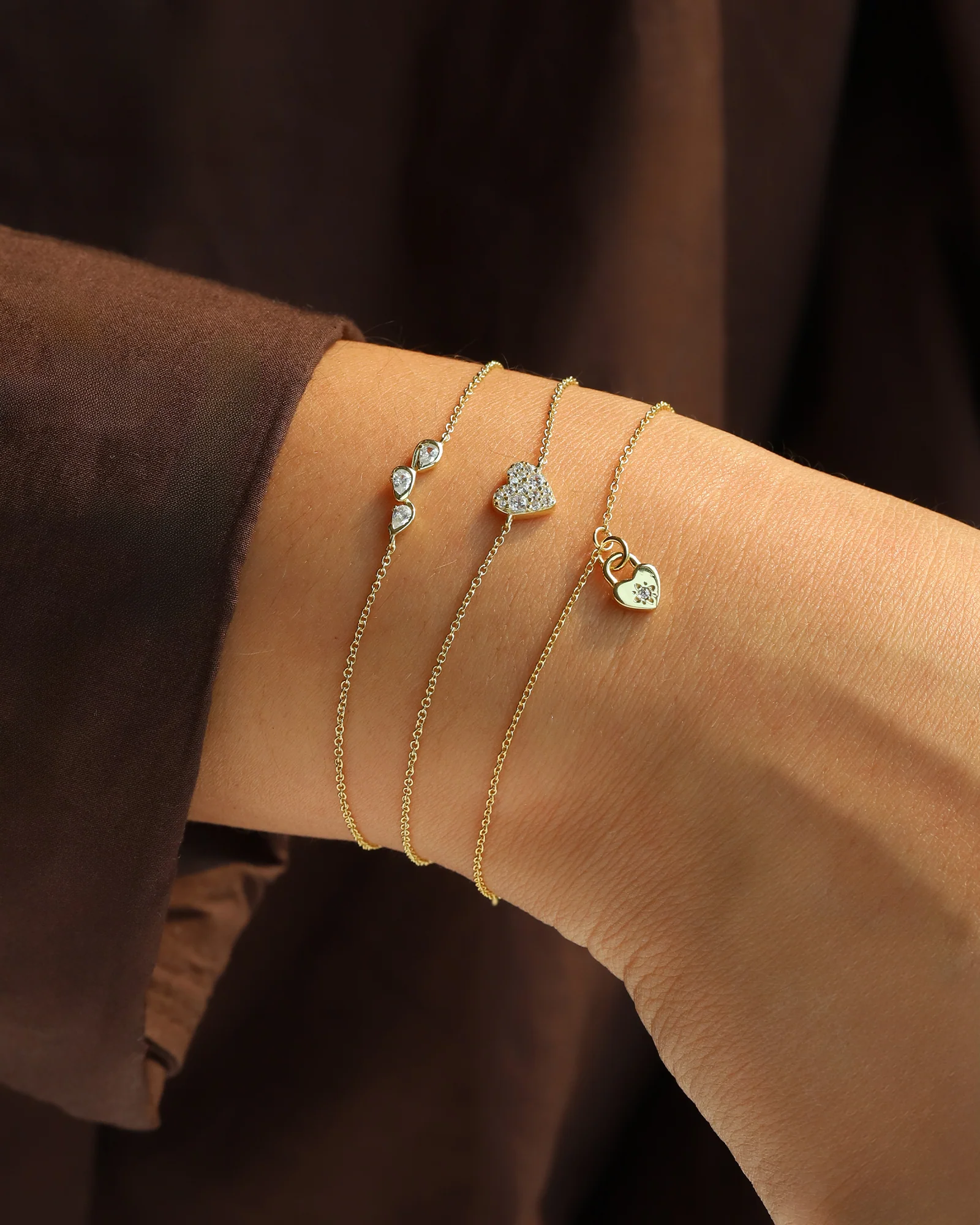Heart Pavé Chain Bracelet - Image 2
