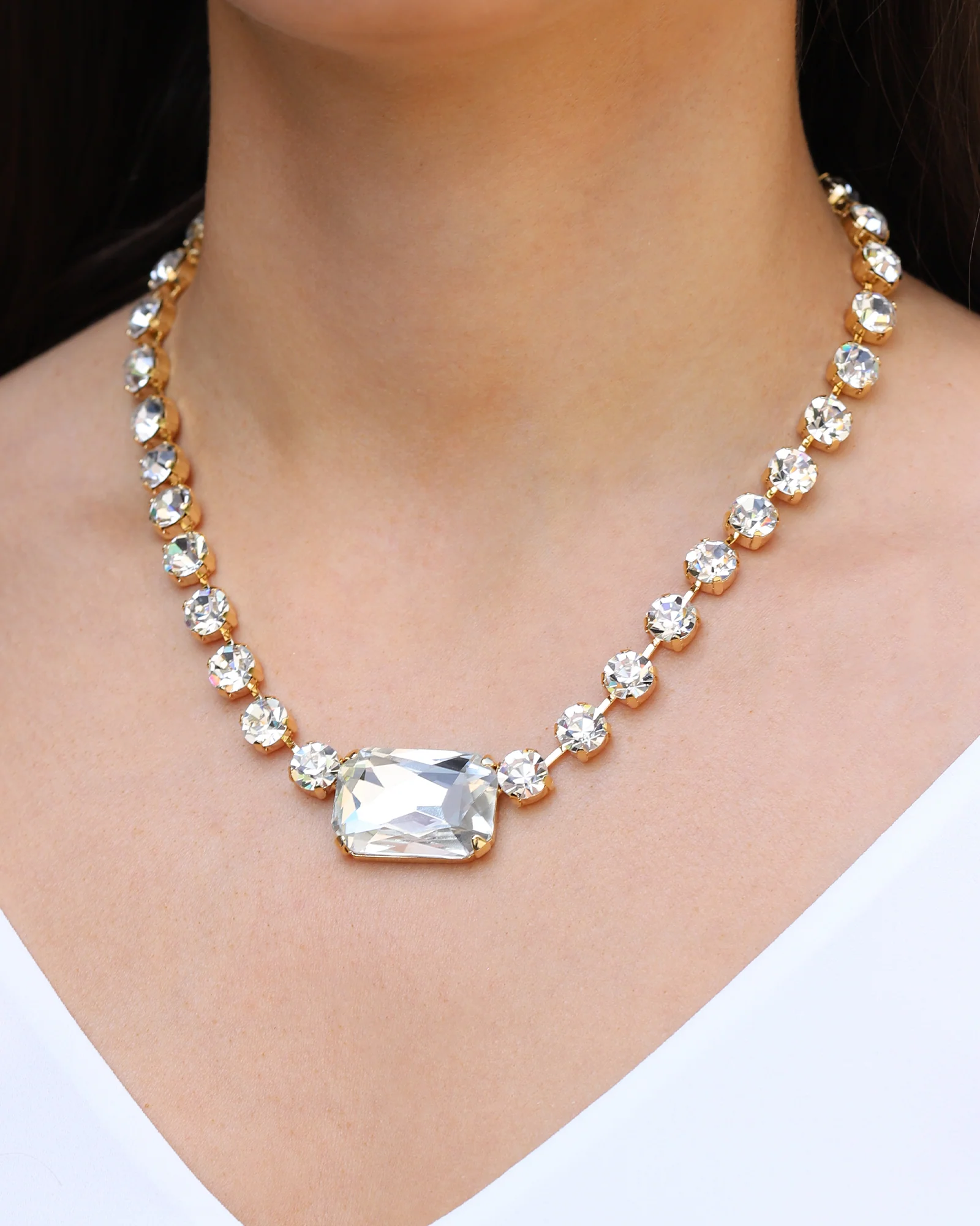Emerald & Round Cut Crystal Necklace - Image 2